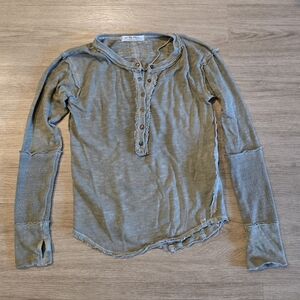 We The Free Urban Outfitters Long Sleeve Heather Green Henley Shirt XS